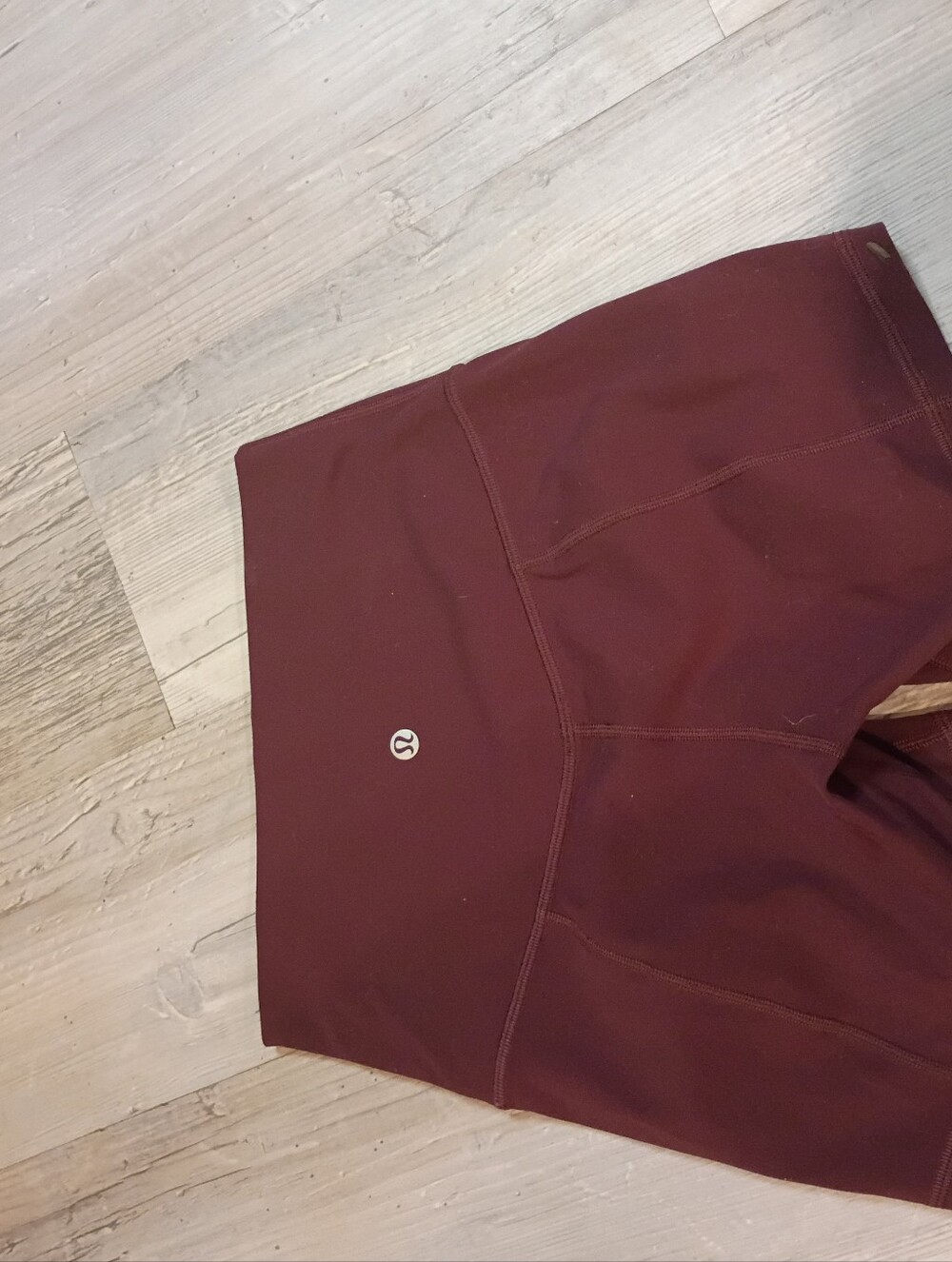 Lululemon - Picture 4 of 5